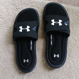 Under Armour youth slides / sandals